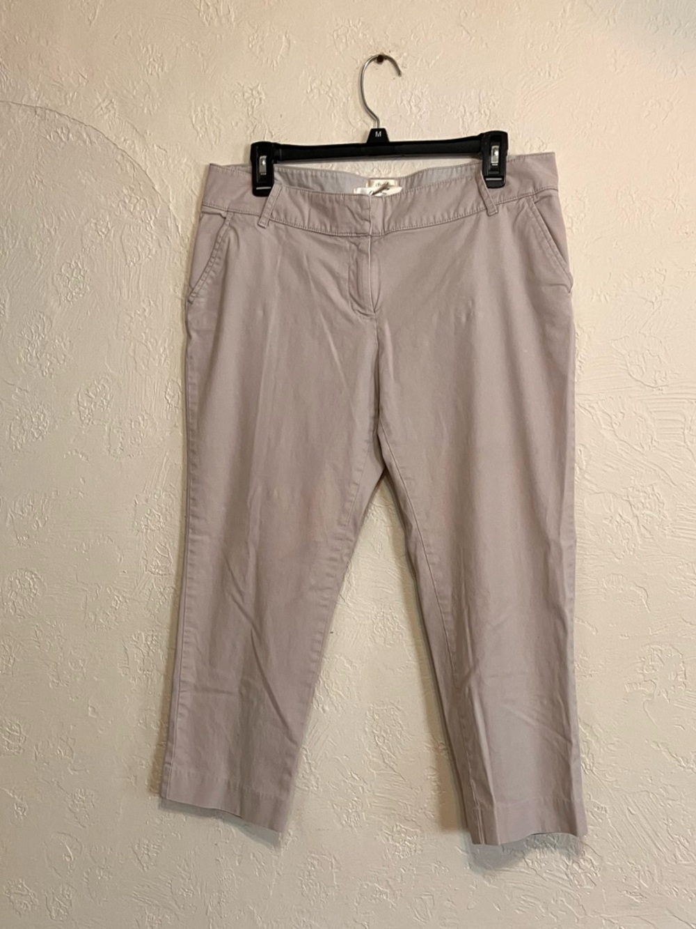 Old Navy Just below waist Low rise Chino Capri pants